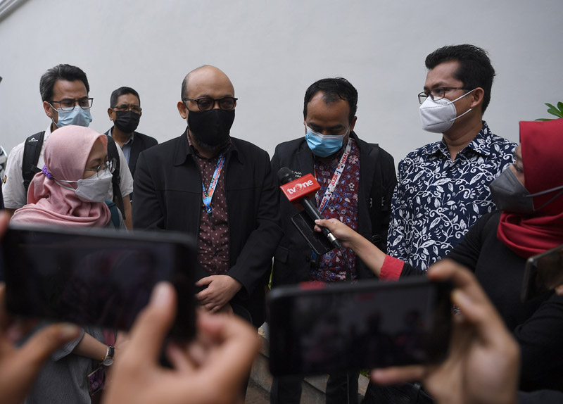 KPK saat ini dinilai sudah memiliki banyak masalah. Masalahnya pemerintah dan DPR secara sengaja atau tidak telah menghancurkan KPK.