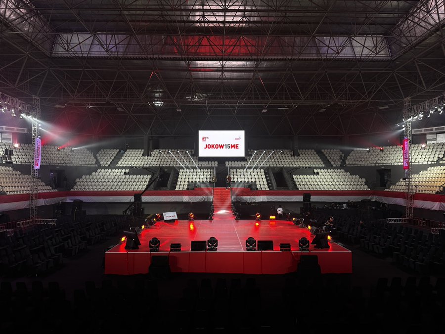 Persiapan Kopdarnas PSI di Tennis Indoor Senayan pada Selasa (22/8)