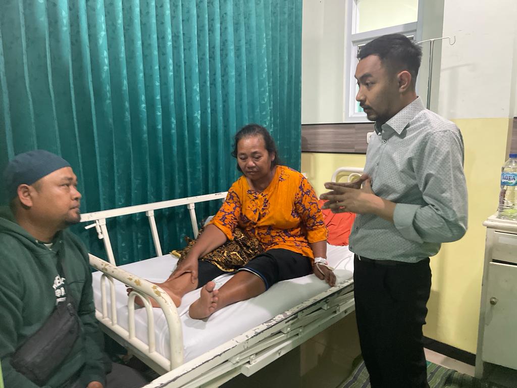 Sumirah, petani asal Kecamatan Sooko, Kabupaten Ponorogo, Jatim, mendapat perawaatan penuh dan gratis pasca-digigit ular. 