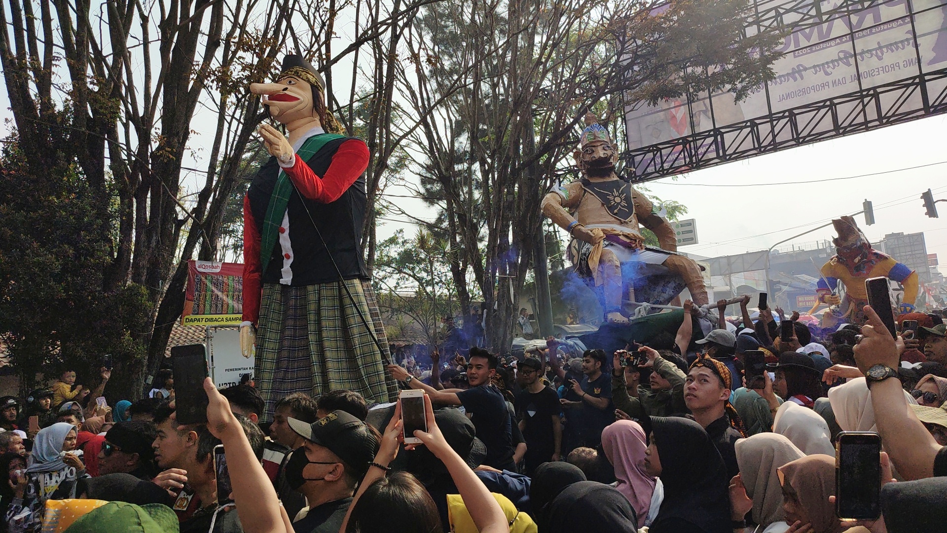 Karnaval HUT Kemerdekaan RI di Lembang, Kabupaten Bandung Barat, Jabar, Rabu (16/8).