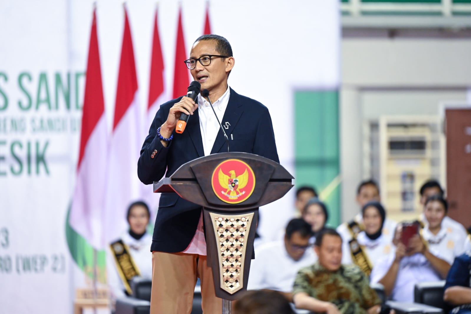 Menparekraf Sandiaga Uno di Ngobrol Pintar bersama Gekrafs di Gresik
