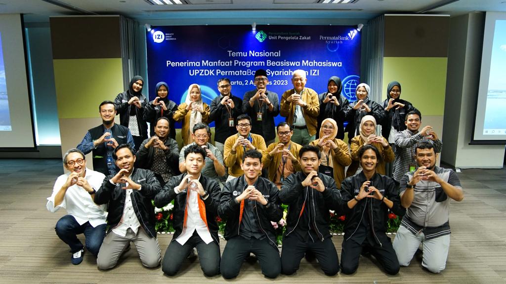UPZDK Permata Bank Syariah dan Laznas IZi menggelar pertemuan dengan para penerima beasiswa di Jakarta.
