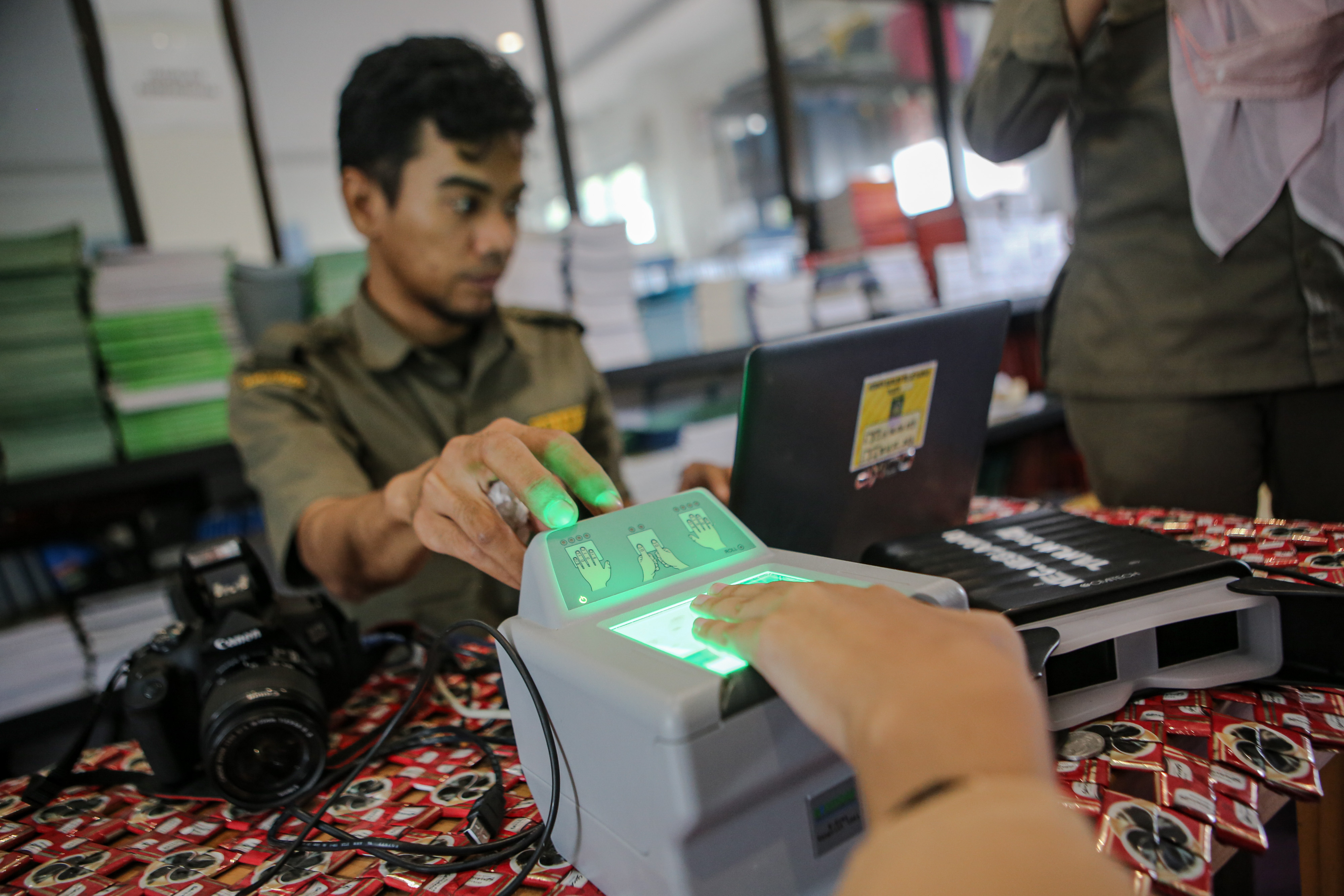 PEREKAMAN E-KTP DI SEKOLAH.