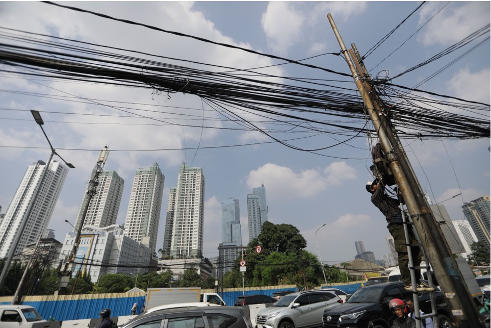 Ilustrasi: Kabel Semrawut di Jakarta.