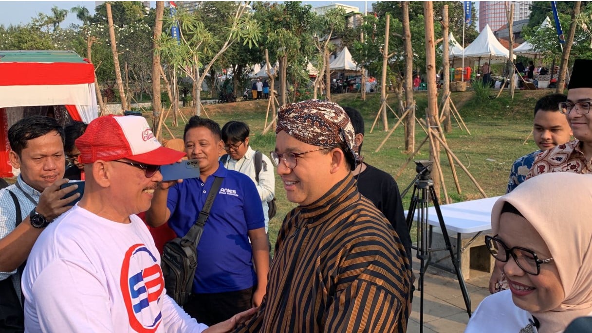 Calon presiden dari KPP Anies Baswedan (tengah).