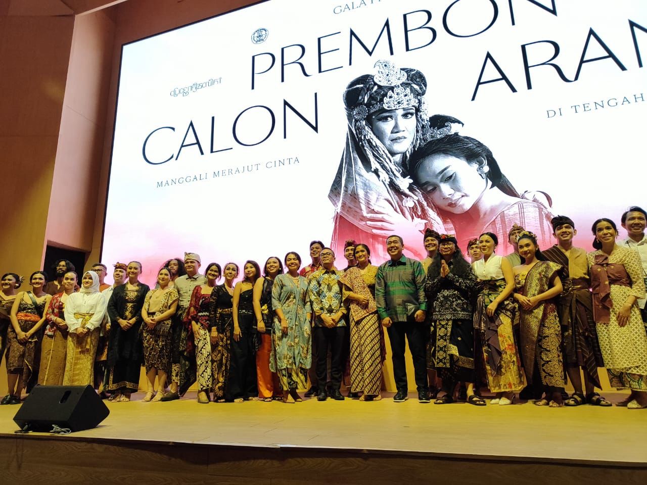 Pemain dan kru film pertunjukan bertajuk Prembon Calon Arang: Manggali Merajut Cinta di Tengah Prahara. 