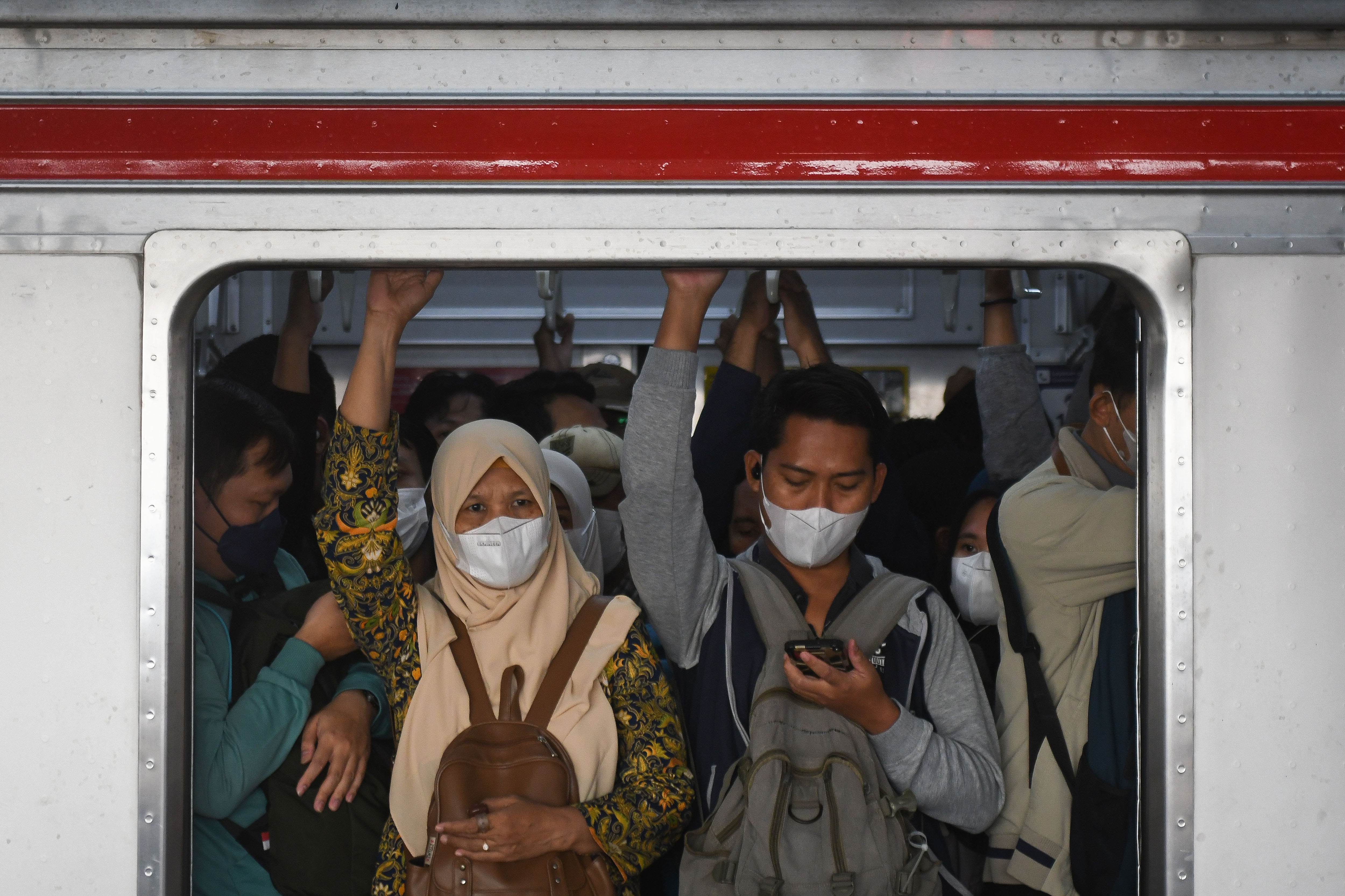 Masyarakat Diminta Tetap Waspada Meski Covid-19 Sudah Jadi Endemi