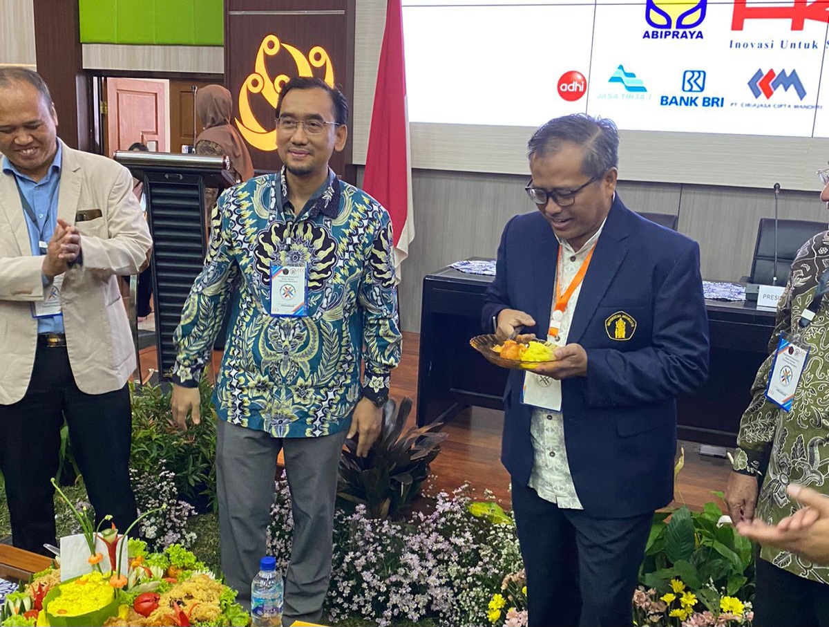 Cak Fatah saat terpilih sebagai Ketua IKA Universitas Brawijaya