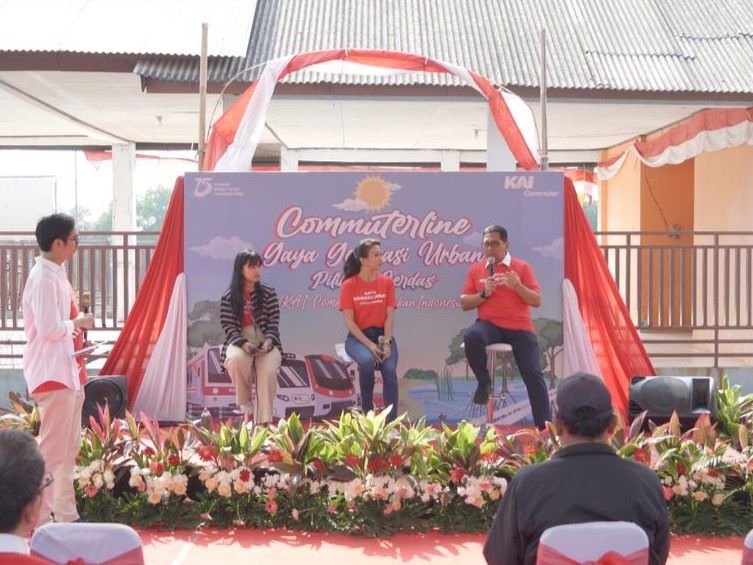 KAI menggandeng BNN memberikan edukasi terkait bahaya narkotika.