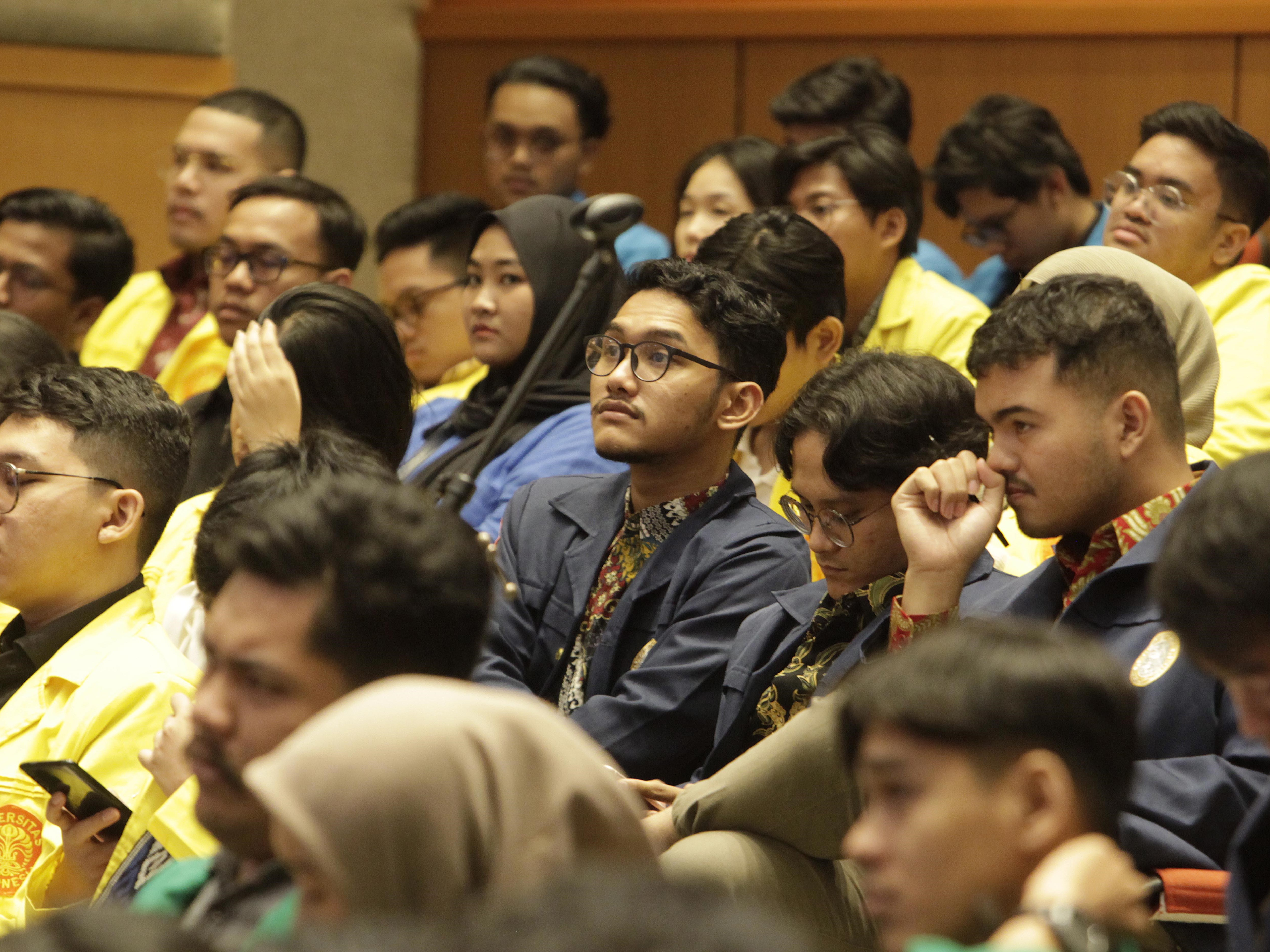 Para peserta mahasiswa yang hadir dalam seminar pemuda untuk politik di Ruang Abdul Muis, Gedung Nusantara, Kompleks Parlemen Senayan.