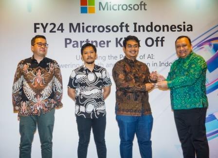 Platform Feedloop AI Raih Penghargaan di Microsoft Indonesia Partner Award
