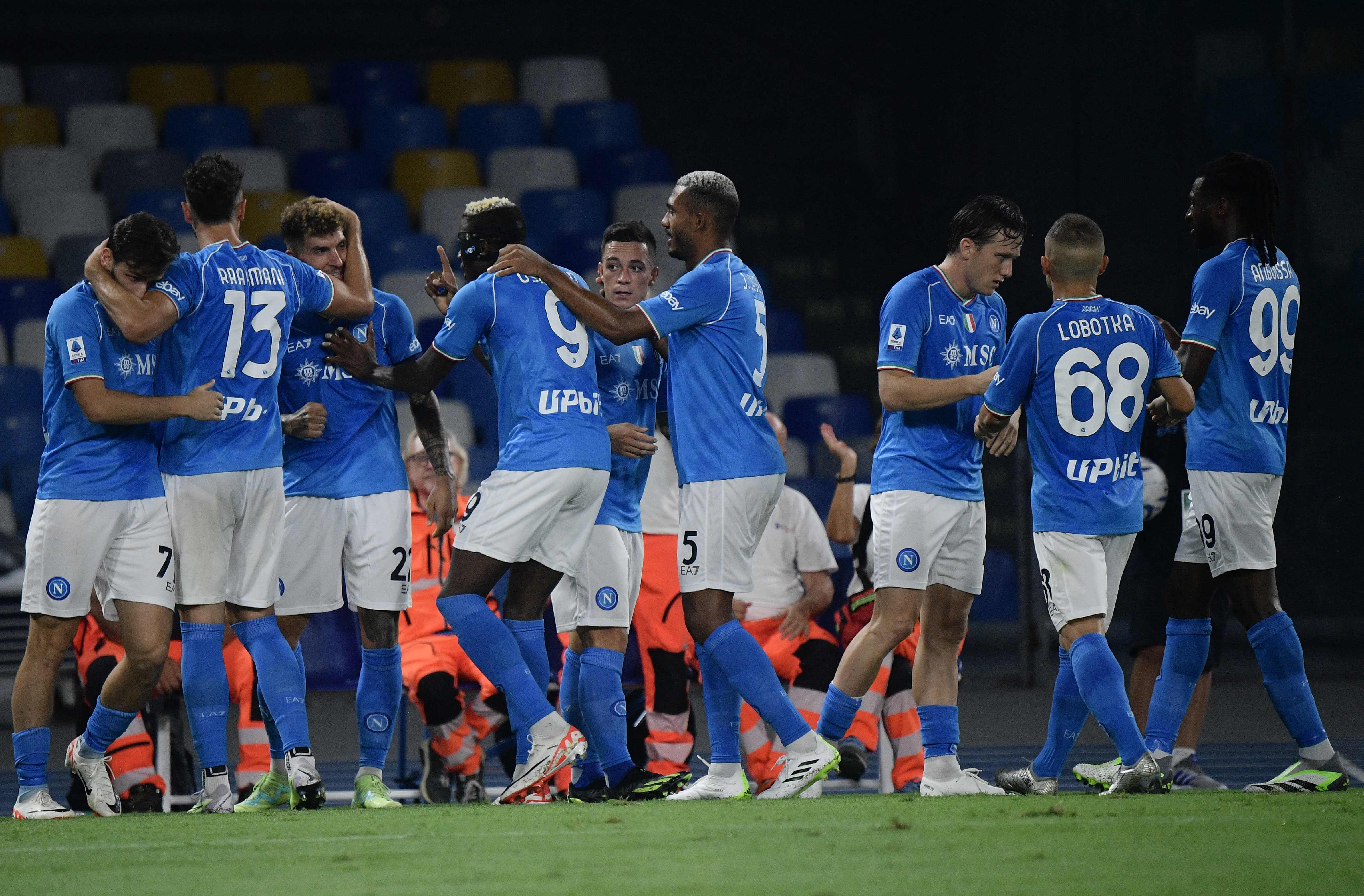 Para pemain Napoli melakukan selebrasi usai mencetak gol ke gawang Sassuolo di laga Serie A.