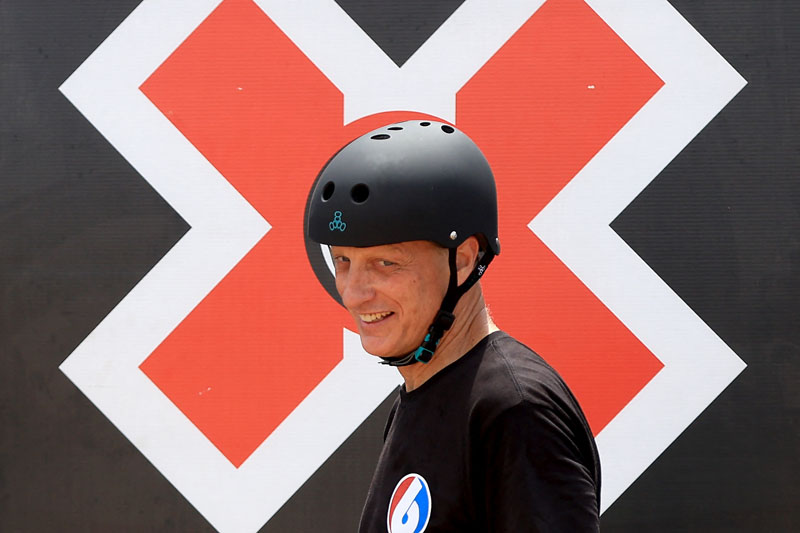 Pemain skateboard Tony Hawk mengaku ditolak menjadi stuntman untuk David Space dalam film Police Academy 4.
