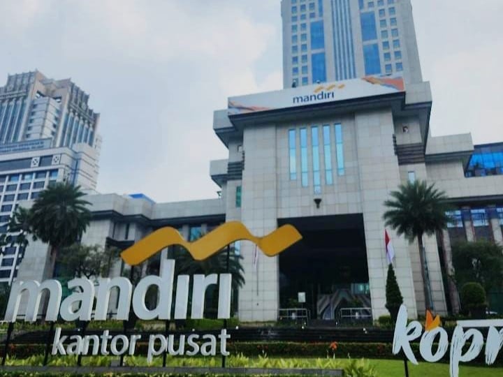 Plaza Mandiri.