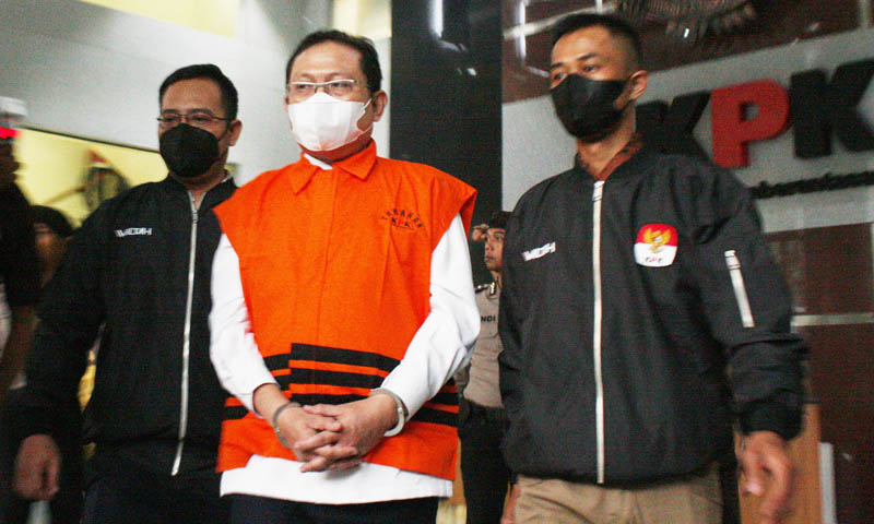 KPK memeriksa istri dan anak dari Hasbi Hasan terkait kasus suap penanganan perkara di MA.