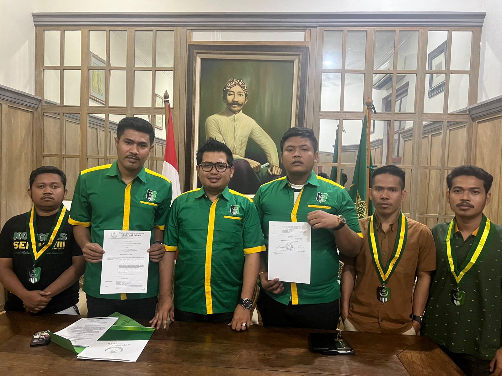  Ketua Umum Pengurus Besar (PB) SEMMI, Bintang Wahyu Saputra (tengah). 