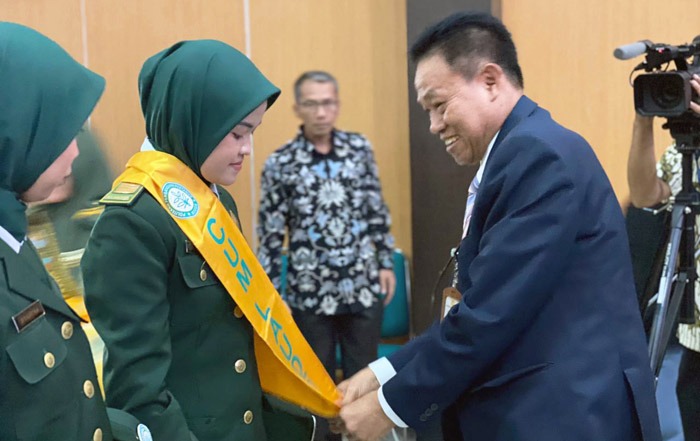 Ketua Senat Polbangtan Medan, Momon Rusmono (kanan).