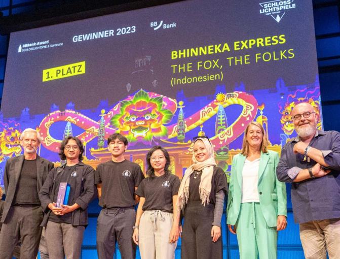 Studio seni multimedia The Fox, The Folks, dari Bandung berhasil meraih juara 1 Festival Projection Mapping internasional di Jerman. 