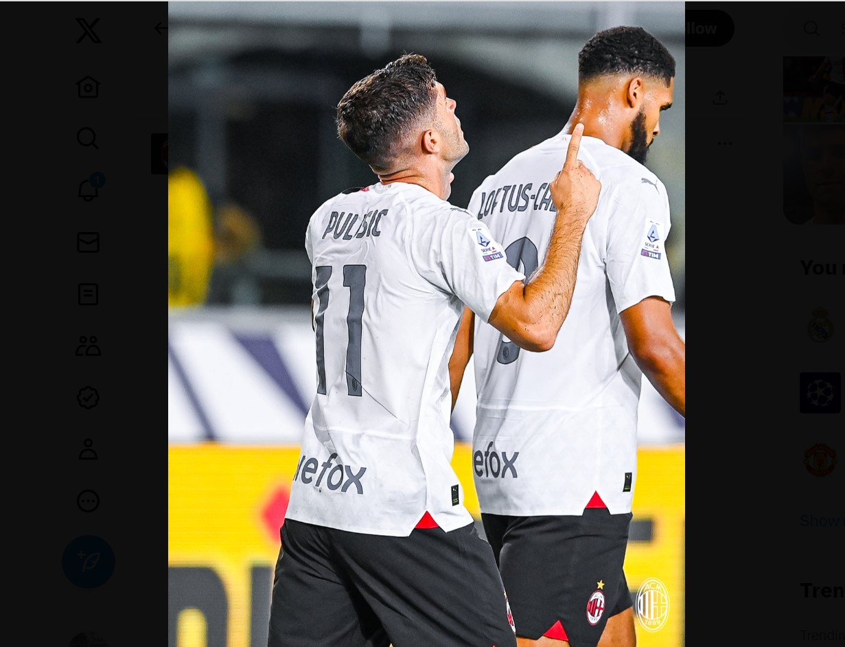 Pemain AC Milan Christian Pulisic melakukan selebrasi usai mencetak gol ke gawang Bologna di laga Serie A.