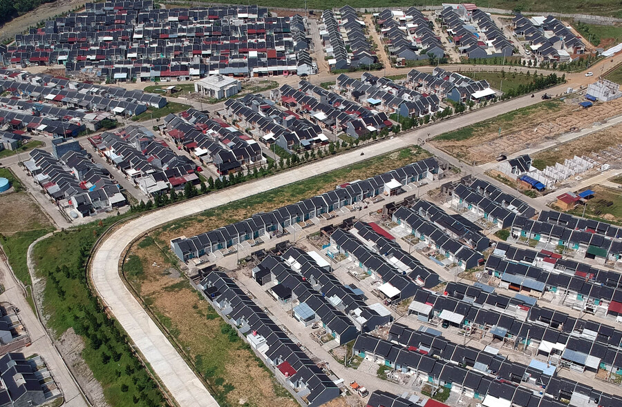 Foto udara pembangunan rumah subsidi di Citeureup, Kabupaten Bogor, Jawa Barat.