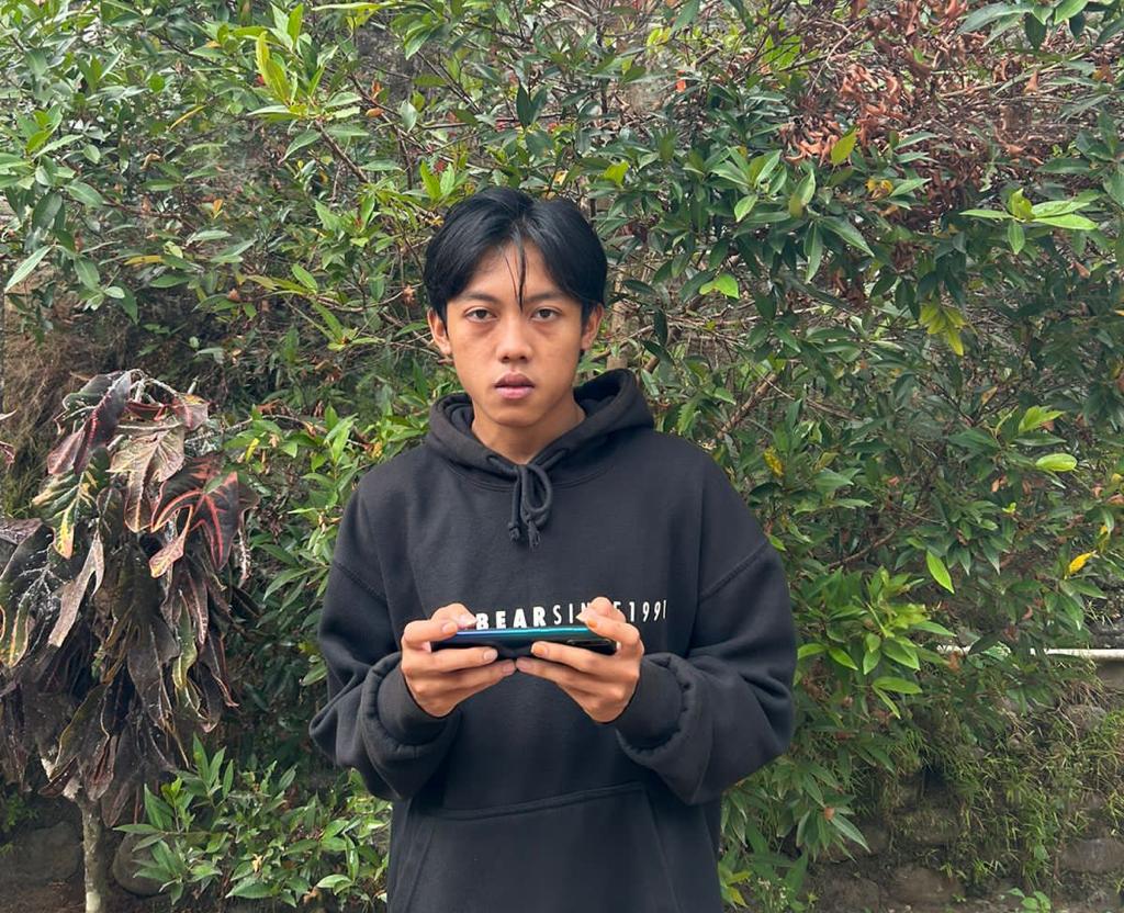 Boy Chandra Kusuma, pengusaha jewellery dan pemain game Mobile Legends.  