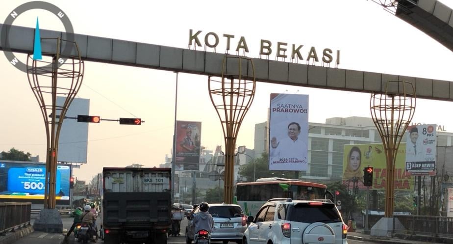 Baliho Prabowo di Bekasi