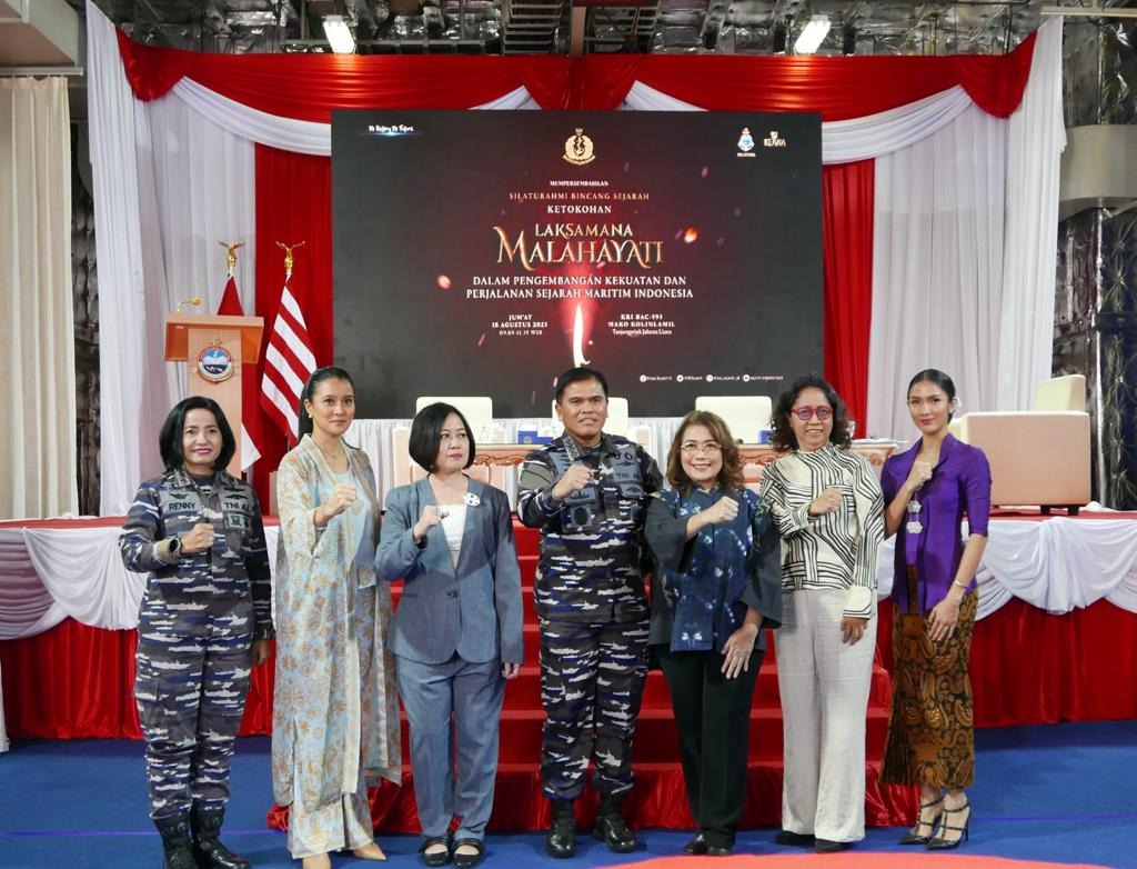 Silaturahim Bincang Sejarah di KRI Banda Aceh-593, Dermaga Kolinlamil TNI AL, Jakarta, Jumat (18/8).