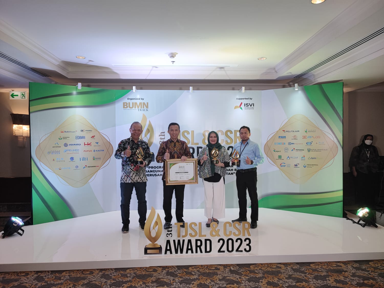 Malam penganugerahan TJSL & CSR Awards 2023 di Jakarta. 