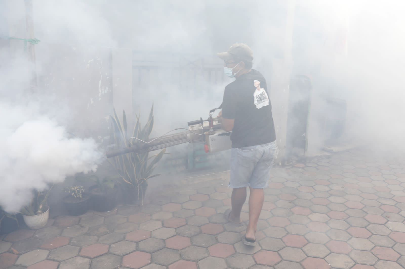 Fogging yang dilakukan di Kabupaten Serang, Banten