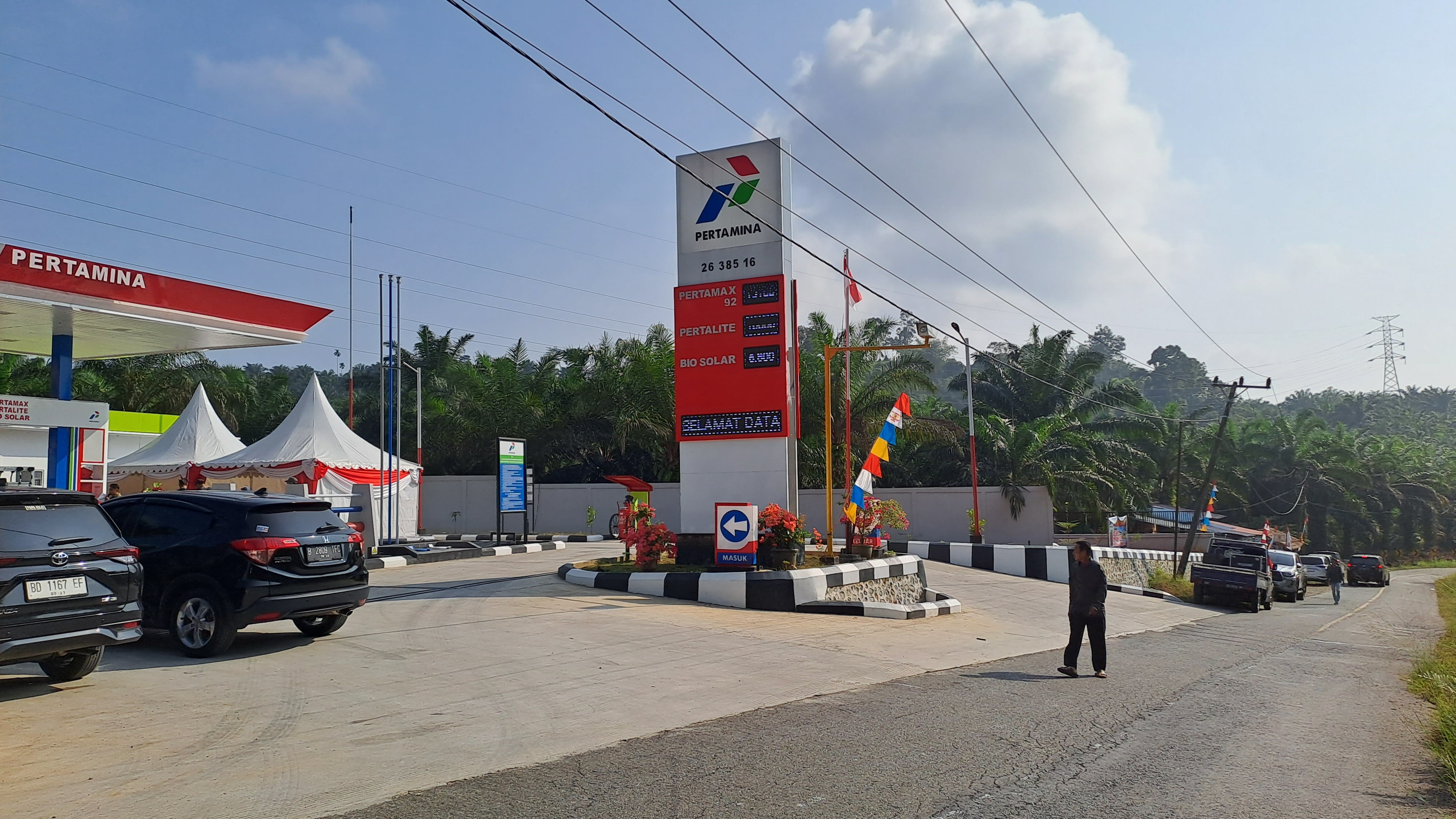 SPBU 26.385.16 di Ulu Manna, Bengkulu Selatan, Bengkulu sudah mulai beroperasi melayani masyarakat.