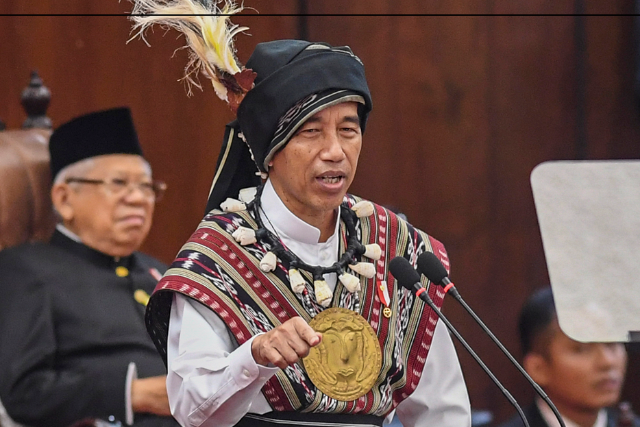 Presiden Joko Widodo menyampaikan pidato kenegaraan pada Sidang Tahunan MPR dan Sidang Bersama DPR - DPD Tahun 2023 di Gedung Nusantara.