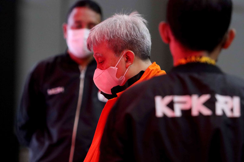 KPK mengungkapkan Catur Prabowo membeli emas menggunakan uang hasil korupsi.