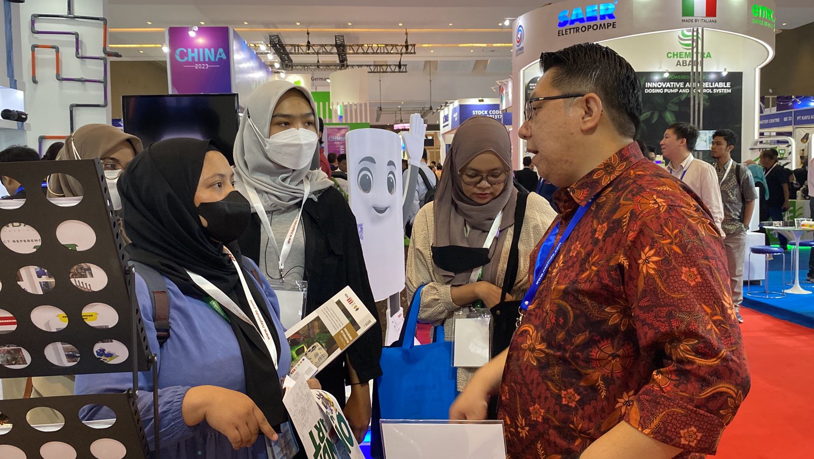 Tirta Sanjaya, GM Project PDAM & Onda Industrial, saat diwawancarai wartawan di IndoWater Expo & Forum 2023, Kemayoran, Jakarta. 