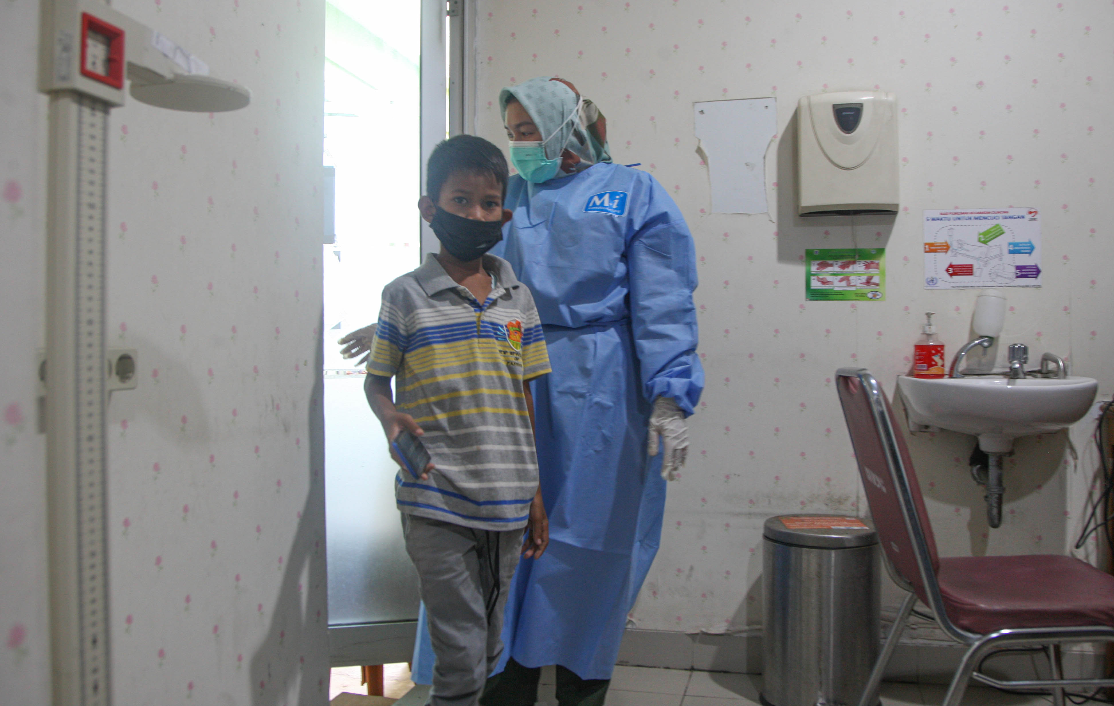 Pasien anak dengan keluhan sesak napas memeriksakan diri di layanan kesehatan