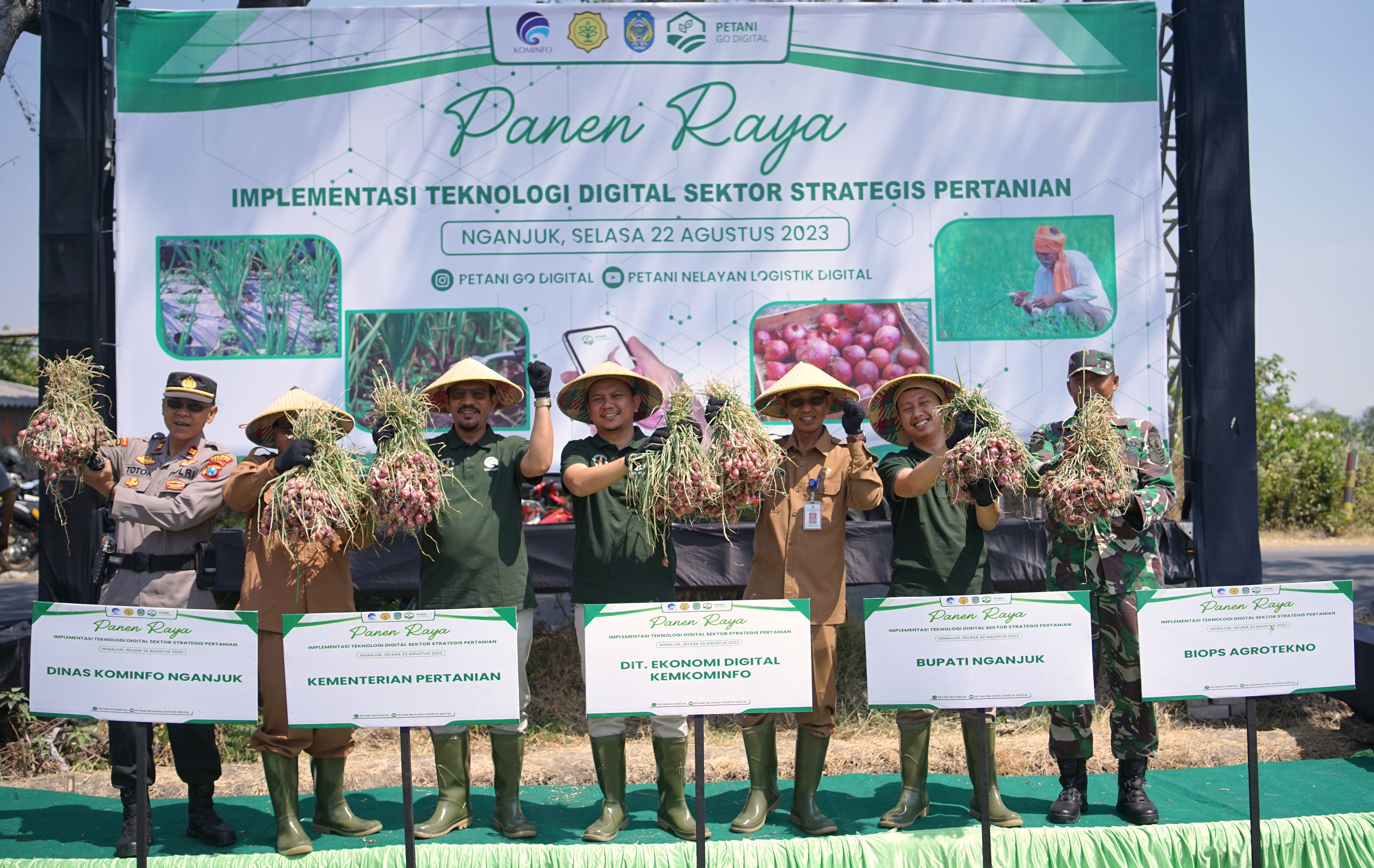 Acara panen raya di Kabupaten Nganjuk, Jawa Timur.