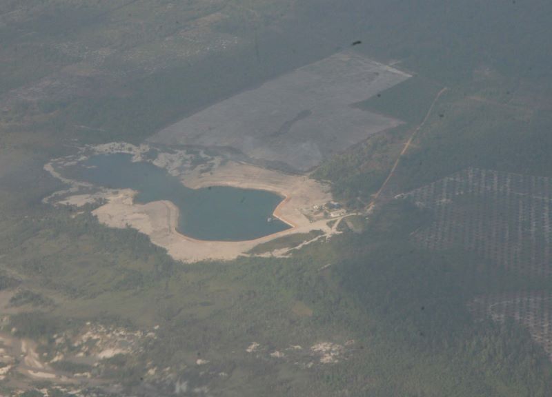 Lubang bekas tambang di Kepulauan Bangka Belitung