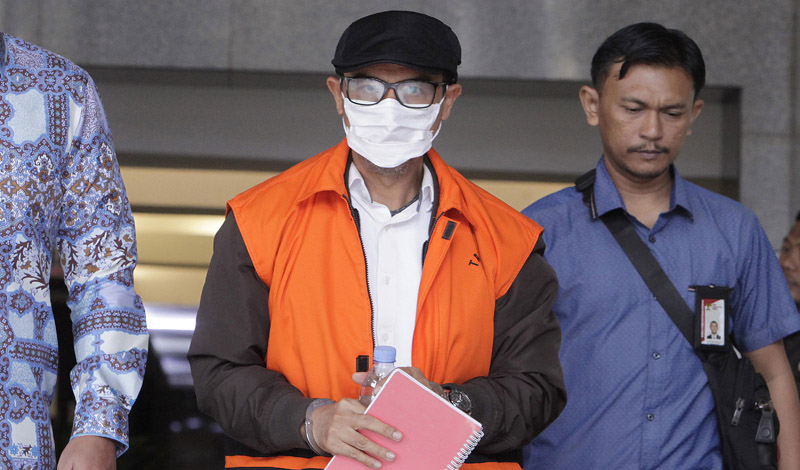 KPK mengajukan kasasi atas vonis bebas Gazalba Saleh. KPK menduga majelis hakim melakukan kekeliruannya dalam pertimbangan.