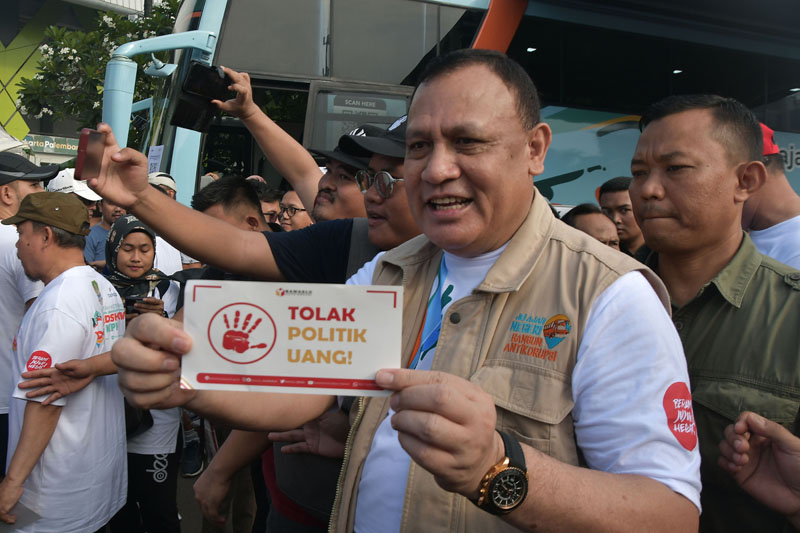 Firli mengaku kpk tidak bisa bekerja sendiri untuk membebaskan Indonesia dari korupsi.