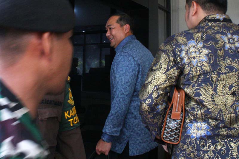 Mantan Mendag M Lutfi memenuhi panggilan Kejaksaan Agung terkait kasus korupsi persetujuan ekspor minyak sawit mentah dan produk turunannya.