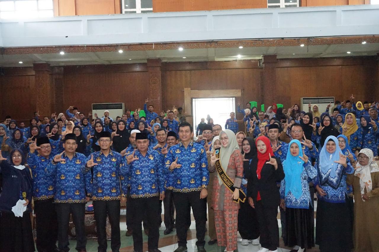 Pelatihan bagi Kepala Sekolah Kabupaten Batang Hari yang diselenggarakan di Gedung Pemuda, Batang Hari, Jambi.
