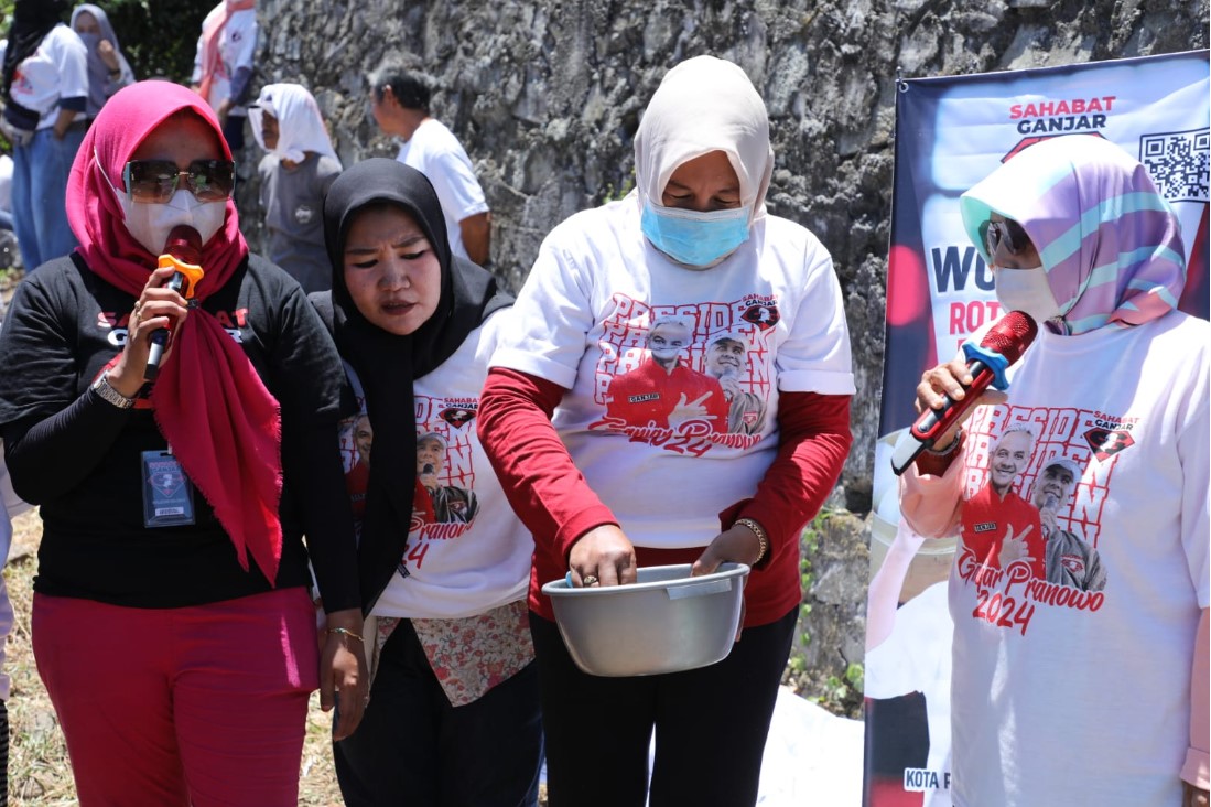 Sahabat Ganjar Gelar Workshop Pembuatan Roti Mantao Khas Parepare