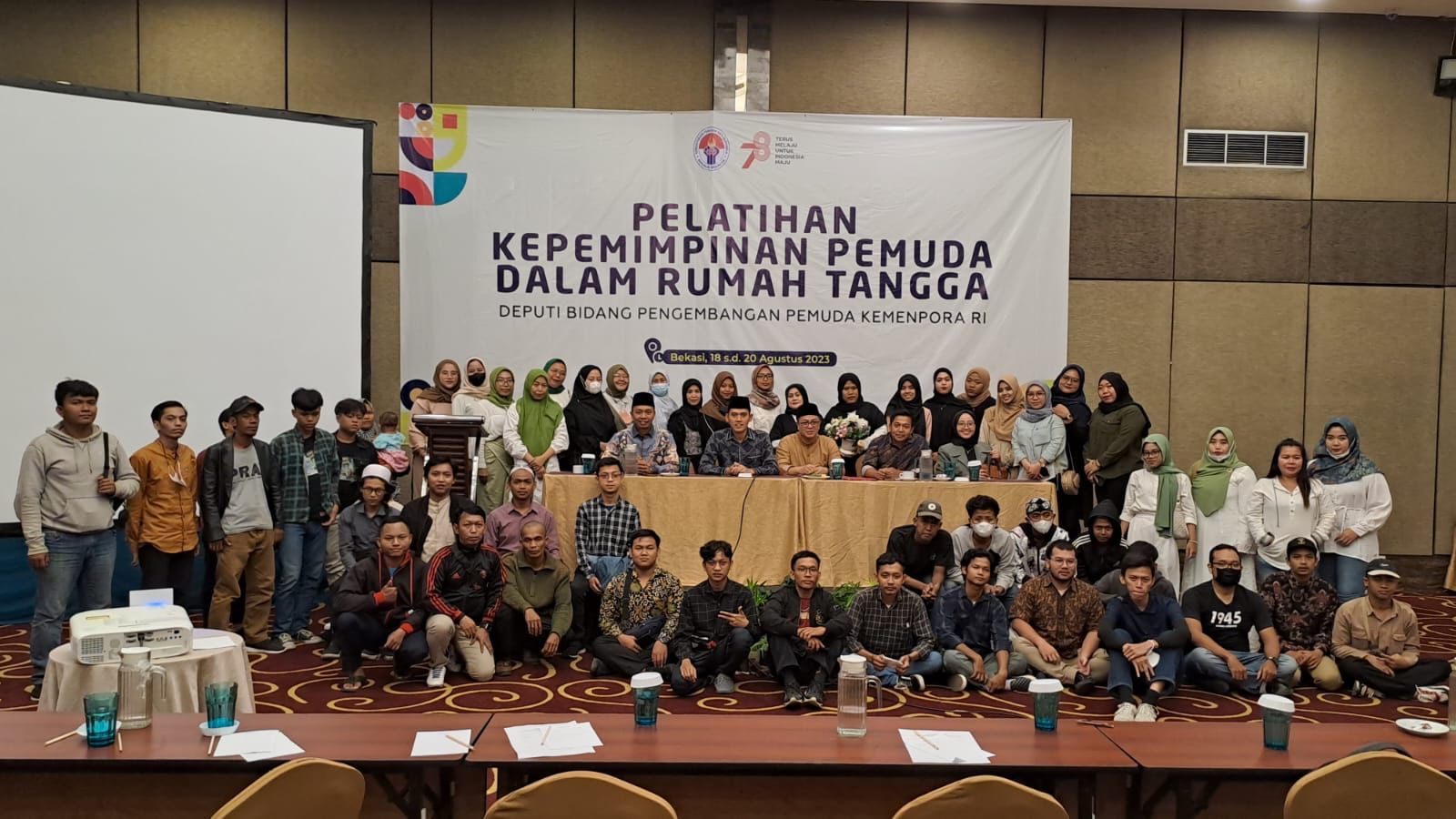 Pelatihan Kepemimpinan Pemuda dalam Rumah Tangga.