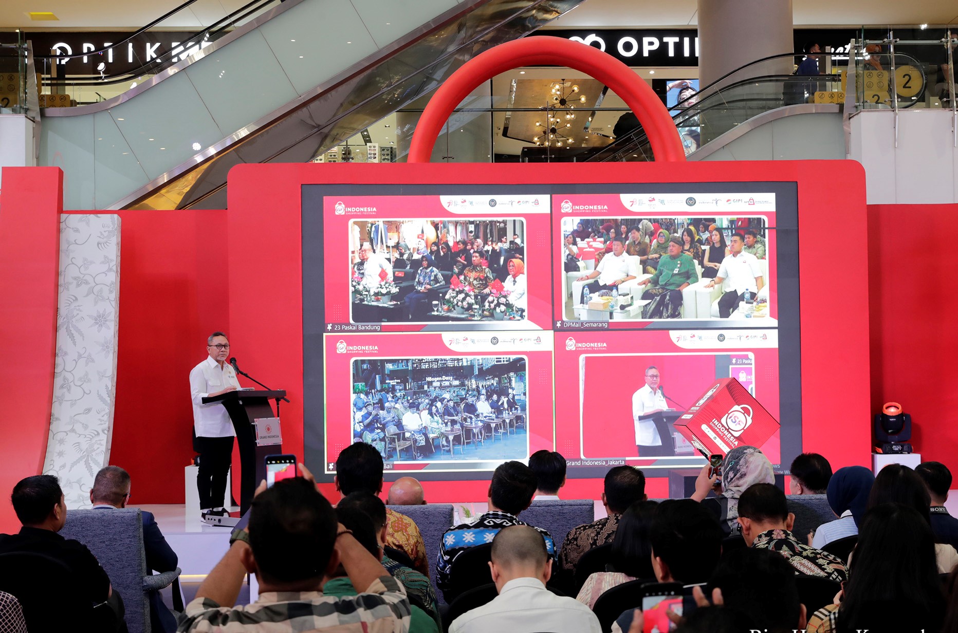 Mendag Zulkifli Hasan membuka Indonesia Shopping Festival 2023