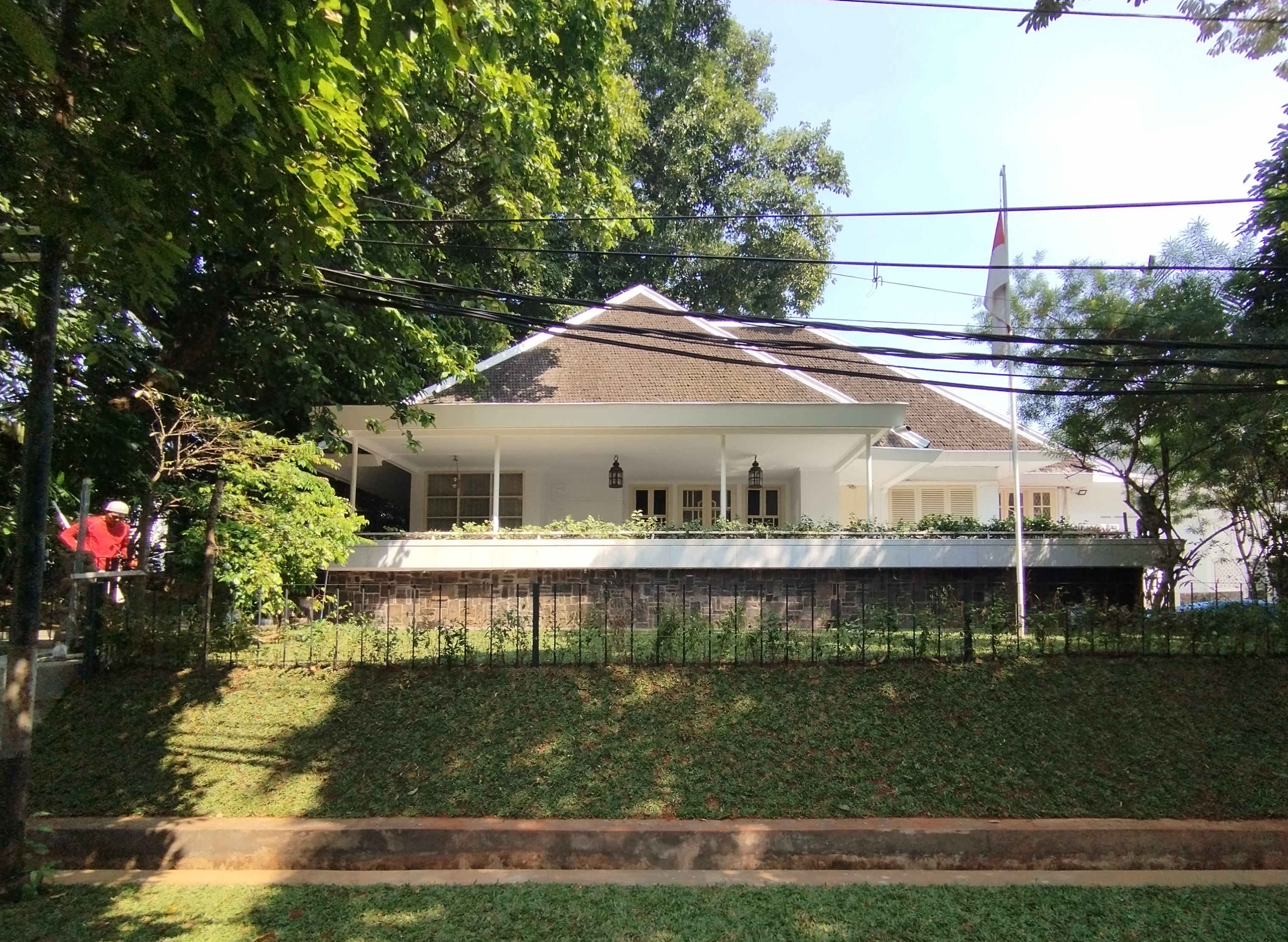 Rumah Guruh Seokarnoputra yang terletak di Jalan Sriwijaya, Kebayoran Baru, Jakarta,