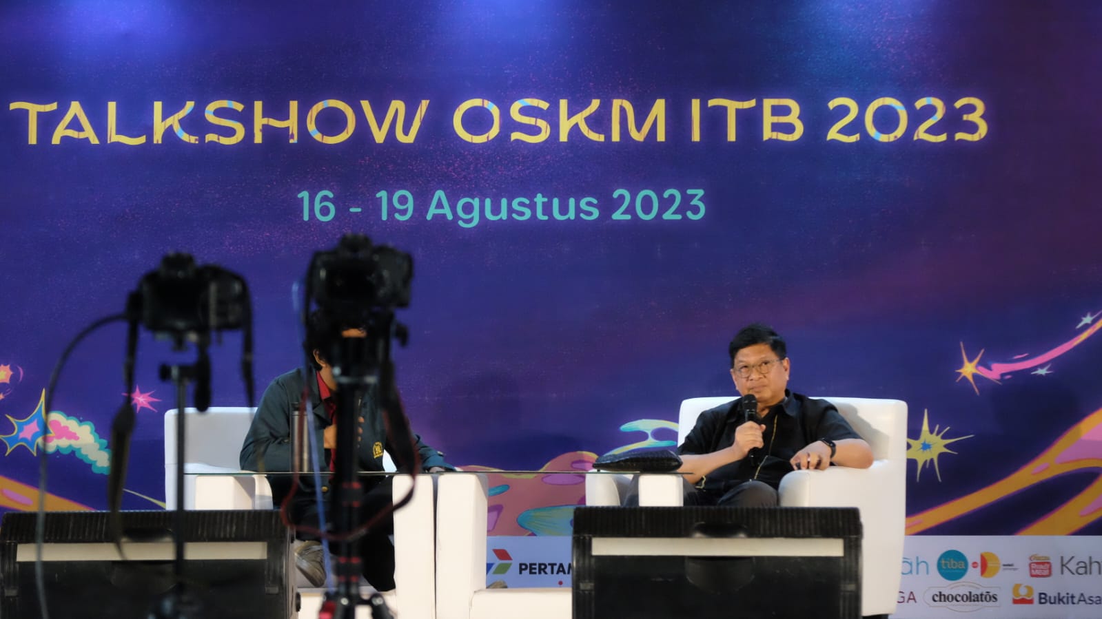 Mantan Menteri BUMN Laksamana Sukardi memberikan nasehat kepada para mahasiswa baru ITB mengenai pentingnya menjadi manusia yang berdaya.