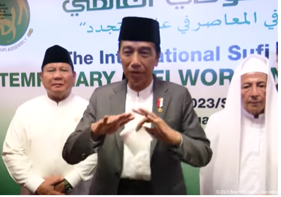 Keterangan Presiden Joko Widodo seusai Pembukaan Muktamar Sufi Internasional di Pekalongan, Jawa Tengah, Selasa (29/8).