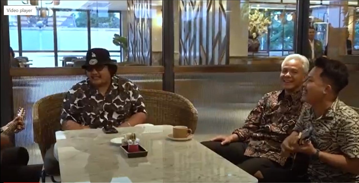 Ndarboy Genk saat bertemu dengan Ganjar Pranowo di Resto Hotel Ambarukmo, Kota Yogyakarta, DIY, Selasa (22/8) sore.