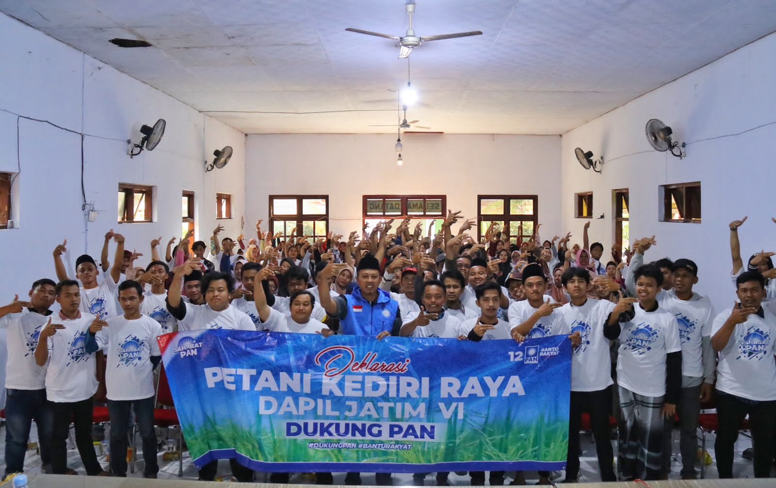Deklarasi dukungan petani di Kediri untuk PAN pada pemilu 2024 mendatang.