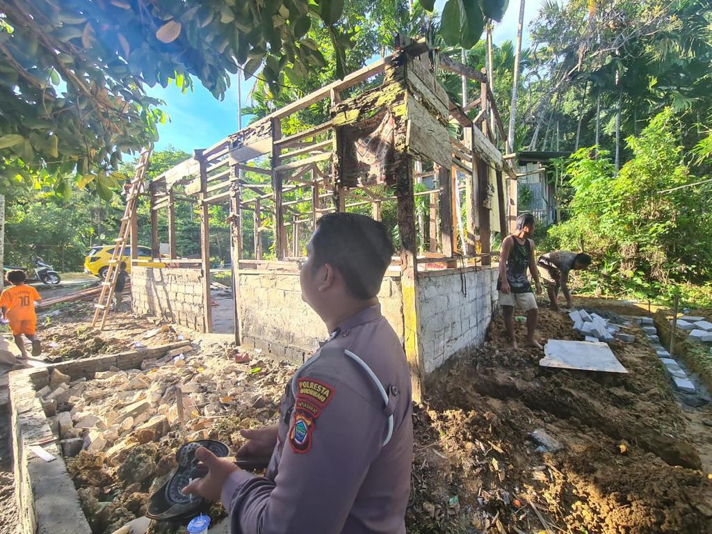 Program bedah rumah Polresta Manokwari