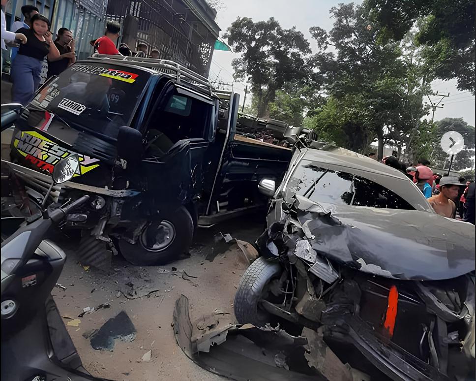 Kecelakaan beruntun yang menewaskan dua orang di Kabupaten Cianjur.
